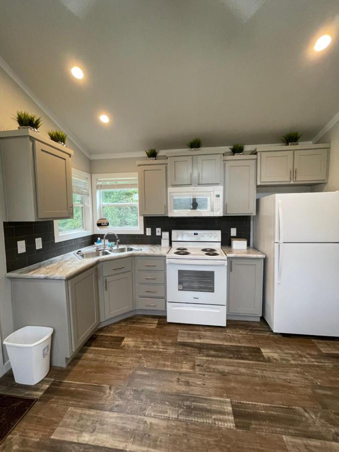 Charming Tiny Home! Close To Oxford, Sardis Lake, Safari Animal Zoo 외부 사진